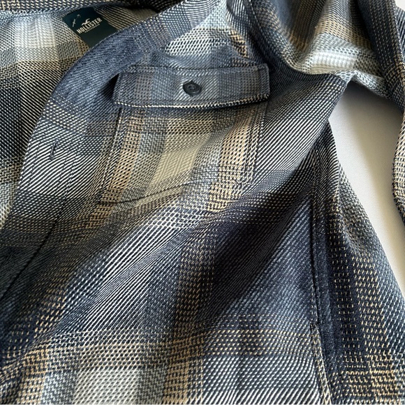 Hollister Twill  Blue Plaid Button-Up Shirt /Shacket - Picture 9 of 10